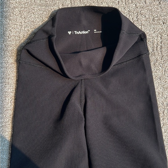 Aritzia biker shorts - Picture 2 of 2